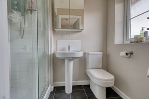 Ensuite- click for photo gallery
